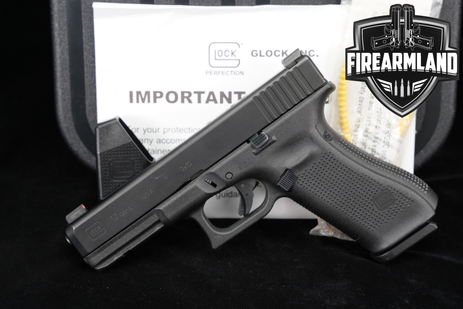 Glock G17 Gen5 9mm Luger Black in Very Good Condition Thumbnail