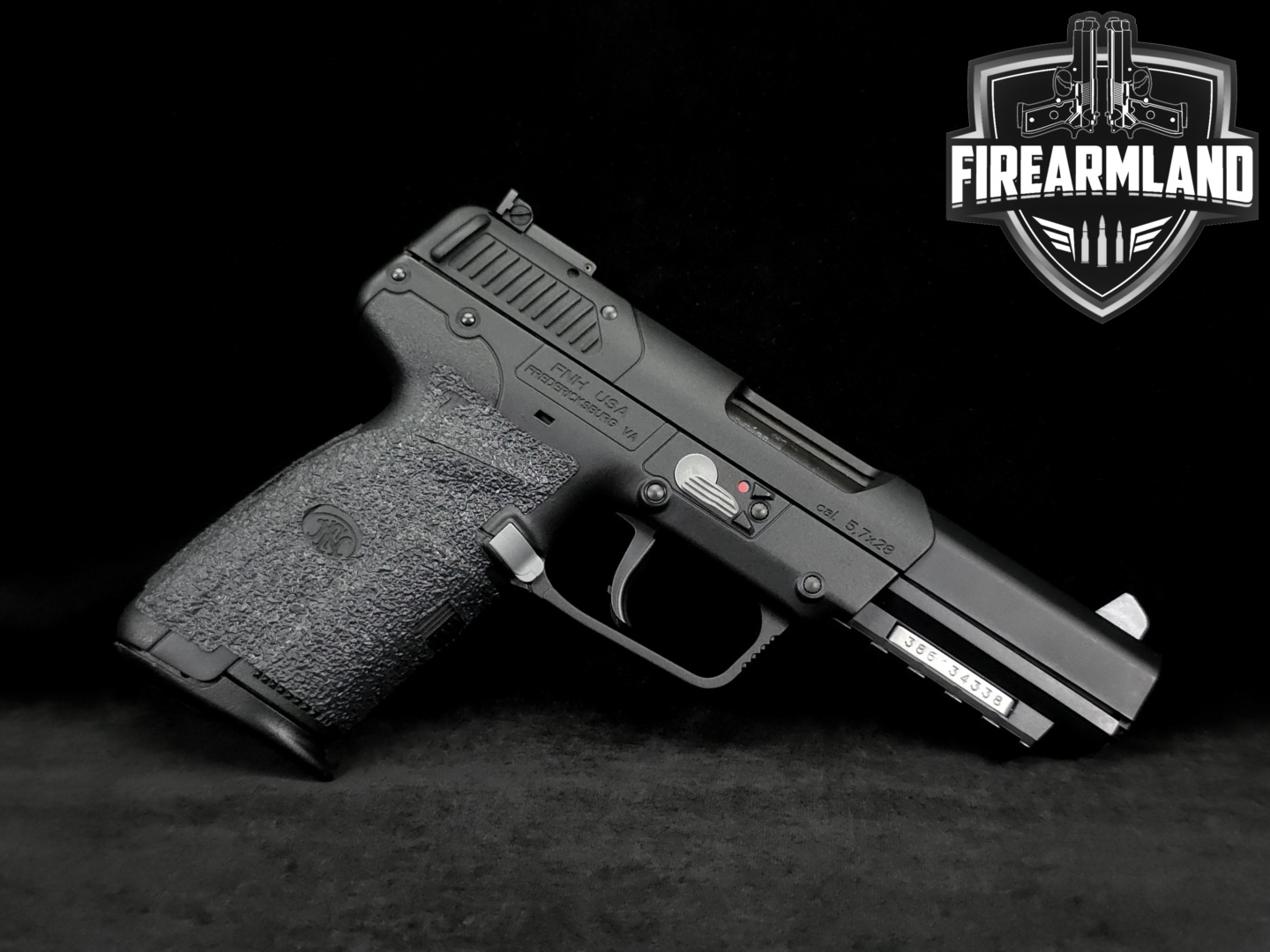 FN Herstal (FNH) Five-seveN USG 5.7X28mm Black in Excellent Condition Thumbnail