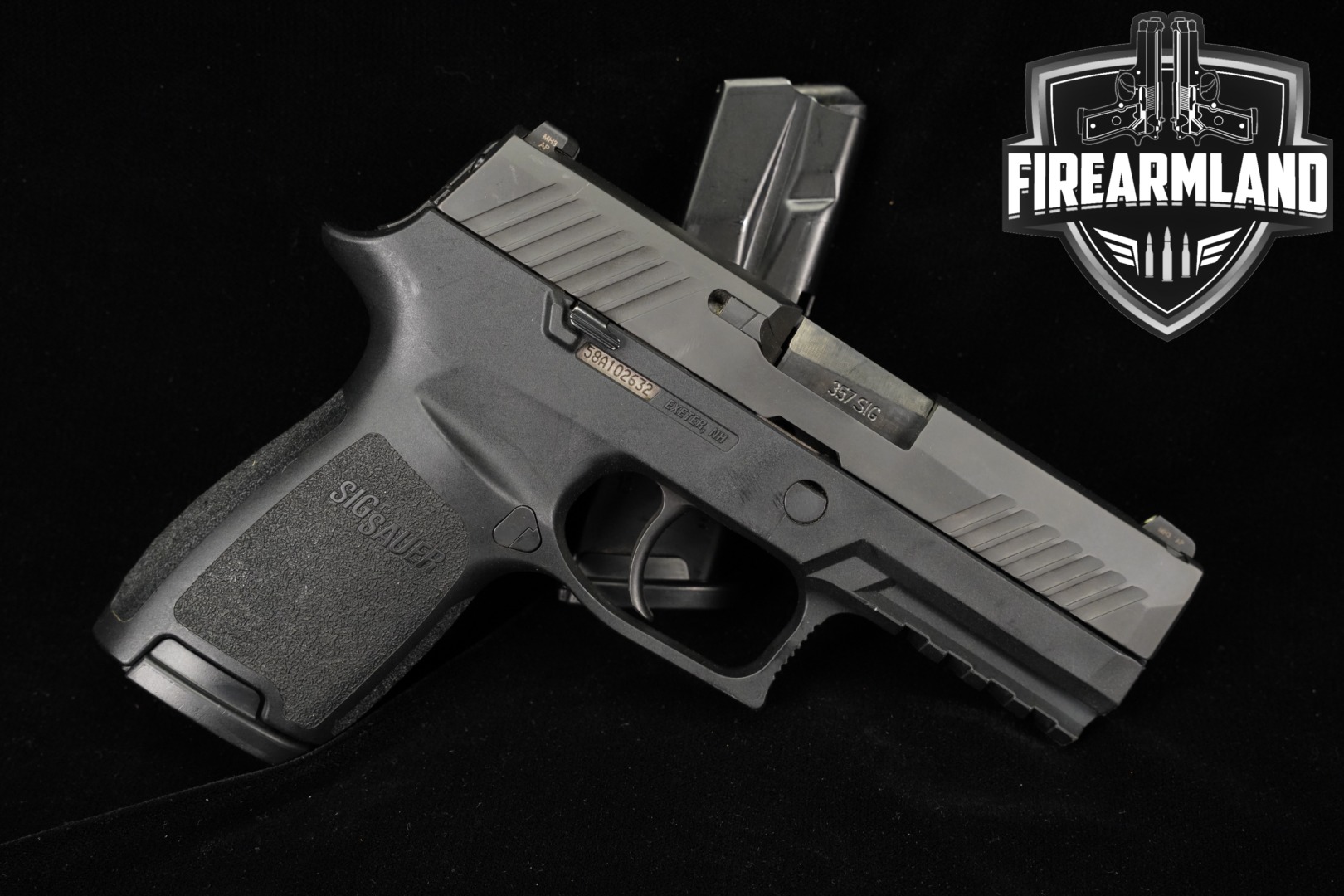Sig Sauer P320 Compact .357 SIG Black in Very Good Condition Thumbnail