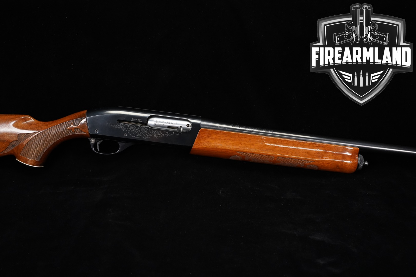 Remington Model 1100 Field Grade 16 Gauge Blued & Walnut in Good Condition Thumbnail