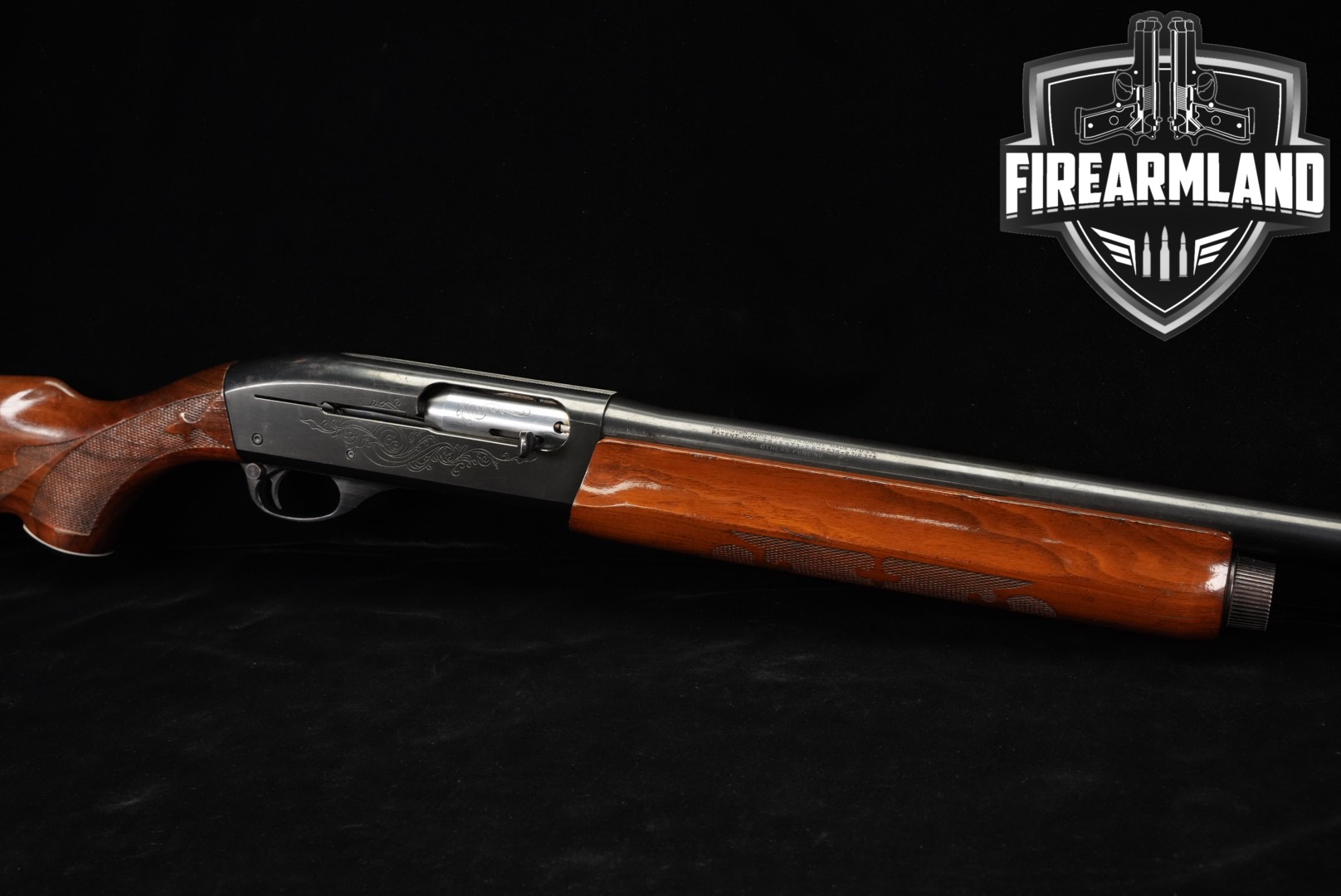 Remington Model 1100 12 Gauge Blued & Walnut in Good Condition Thumbnail