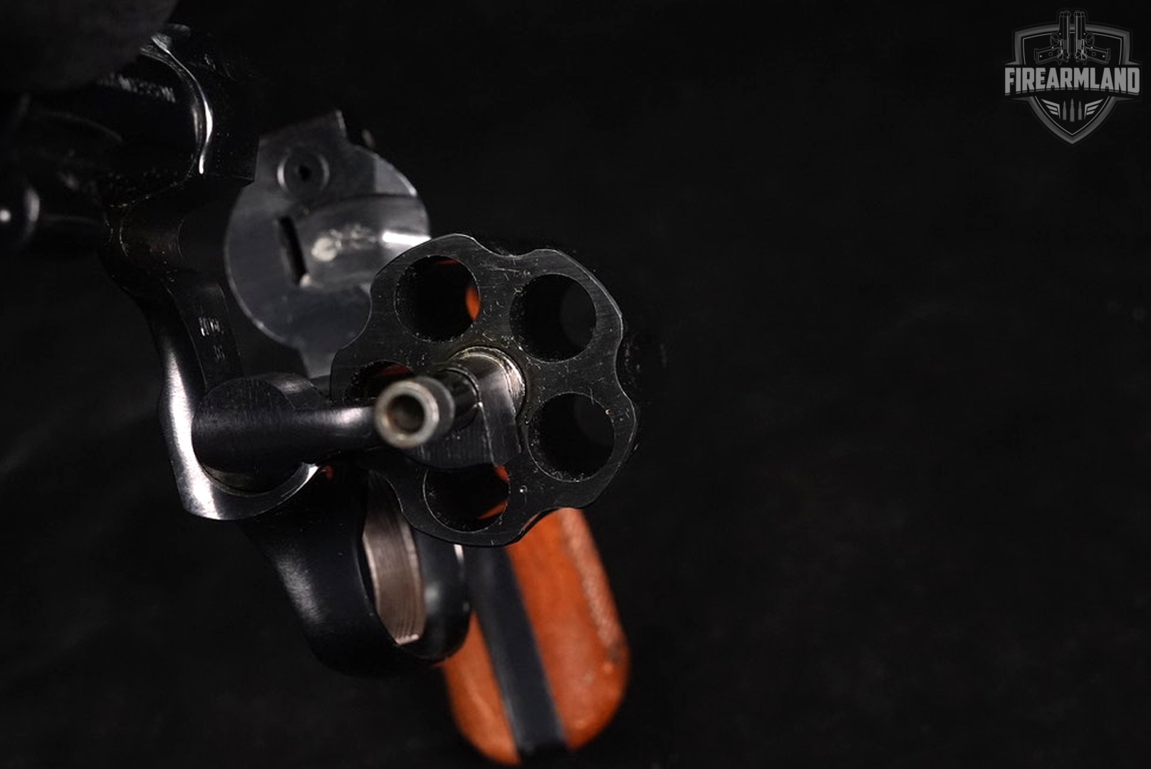 1972 Smith & Wesson Model 36 Chiefs Special S&W 38Spl 2" Blued M36 PINNED-img-9