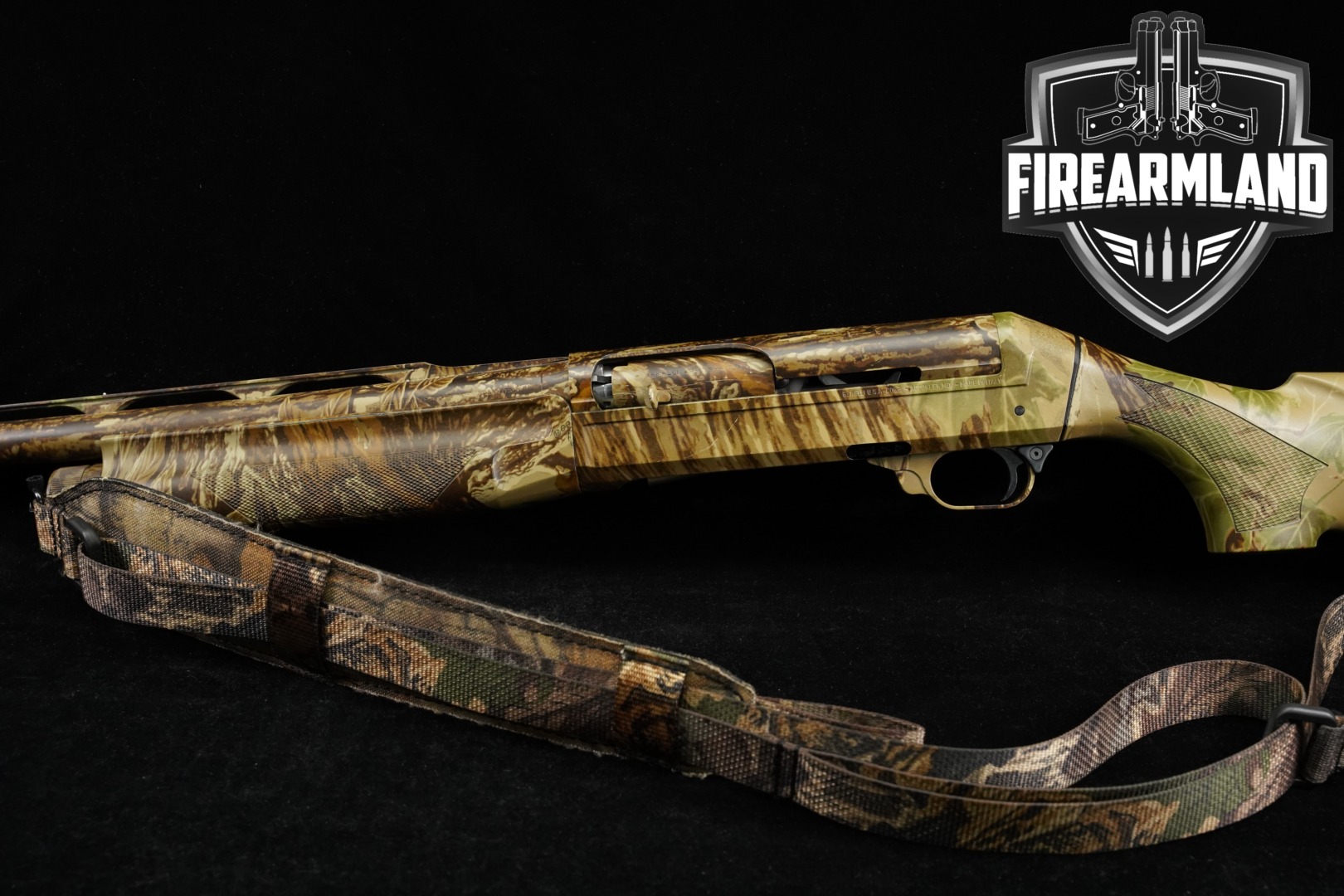 Benelli Super Black Eagle Gen 1, Left Hand 12 Gauge Camo in Excellent Condition Thumbnail