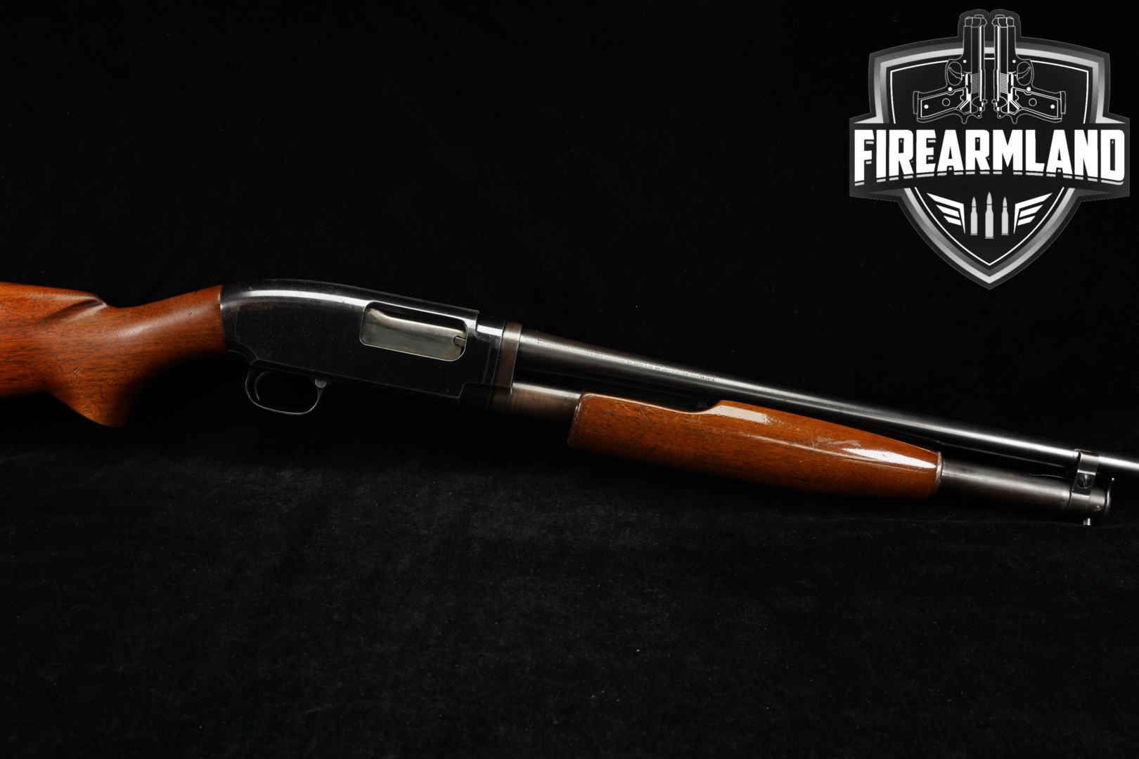 1941 Winchester Repeating Arms Model 12 Pre-War 20 Gauge Blued & Walnut in Good Condition Thumbnail